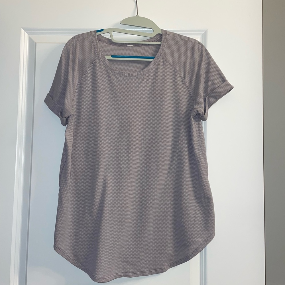 Lululemon boxy tee with open back slit